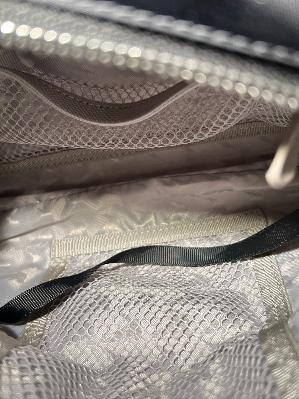 LO & SONS Nouvelle Crossbody Bag Black Nylon Adjustable Strap Lightweight - Picture 7 of 16